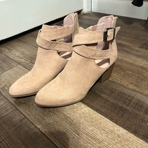 Fergalicous size 9 blush colored ankle boots